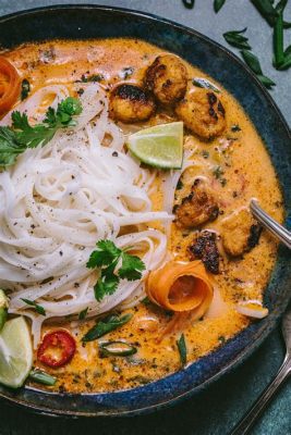 Khao Soi! A Creamy Coconut Curry Noodle Soup Bursting With Aromatic Flavors and Crispy Noodles